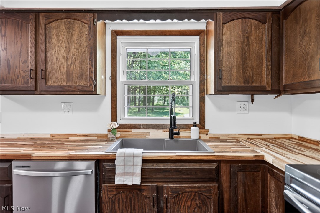 7926 Price Schaffer Road Hubbard OH 44425