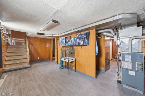 4662 Pearl Road Cleveland OH 44109