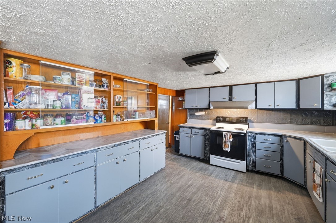 4662 Pearl Road Cleveland OH 44109