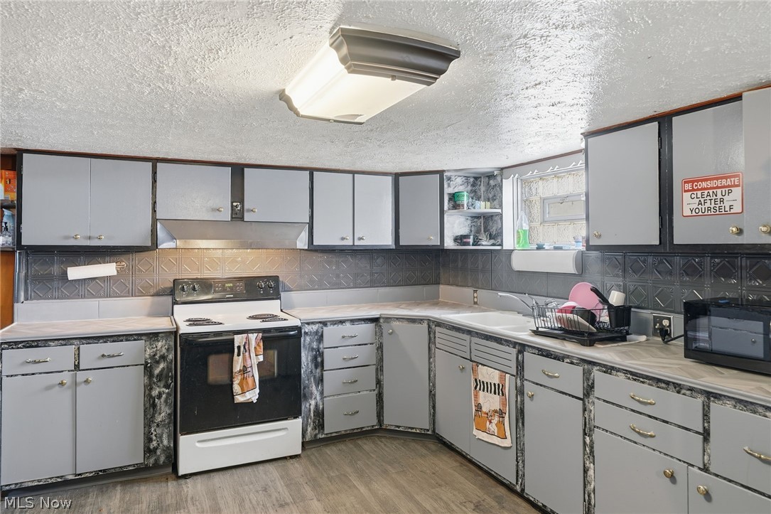 4662 Pearl Road Cleveland OH 44109