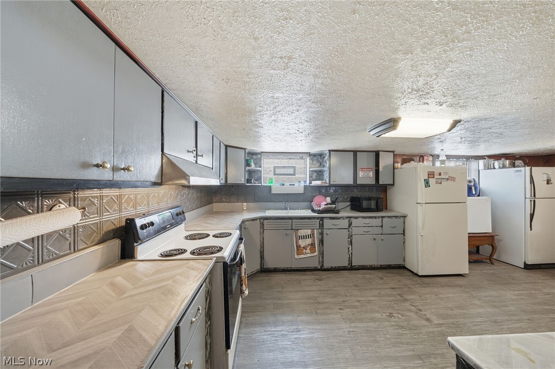 4662 Pearl Road Cleveland OH 44109