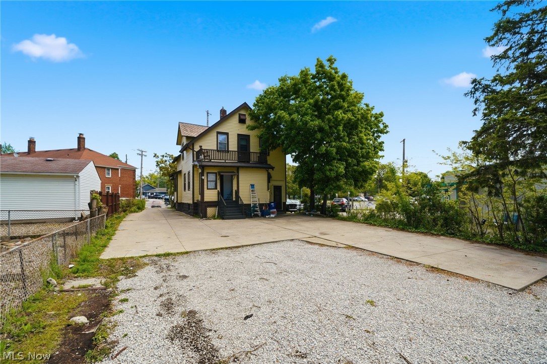 4662 Pearl Road Cleveland OH 44109