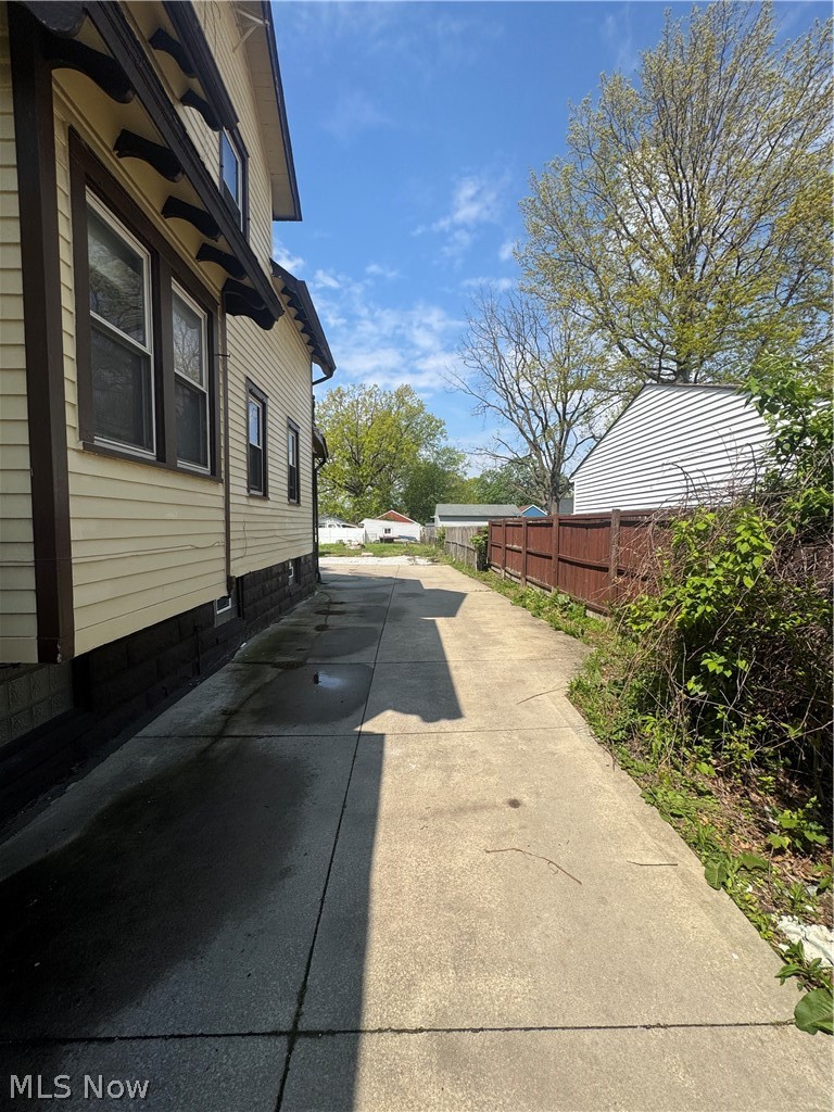4662 Pearl Road Cleveland OH 44109