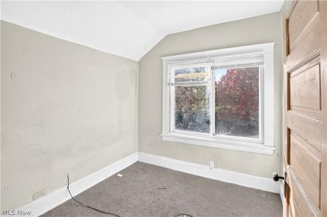14809 Darwin Avenue Cleveland OH 44110