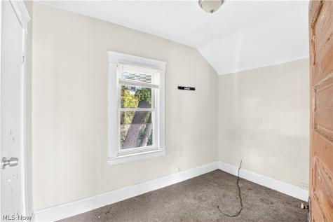 14809 Darwin Avenue Cleveland OH 44110