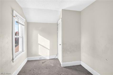 14809 Darwin Avenue Cleveland OH 44110