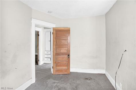 14809 Darwin Avenue Cleveland OH 44110