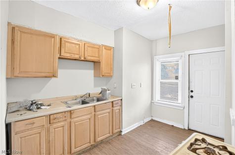 14809 Darwin Avenue Cleveland OH 44110
