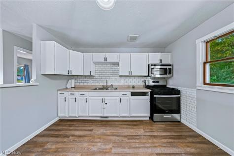 2123 G Street Lorain OH 44052
