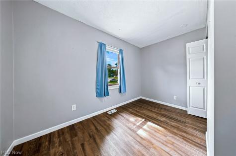 2123 G Street Lorain OH 44052