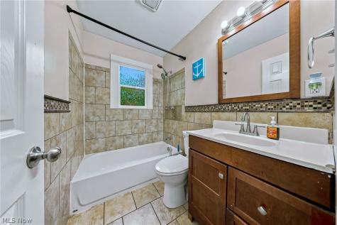 2123 G Street Lorain OH 44052