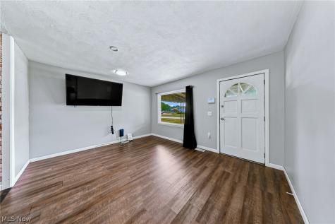 2123 G Street Lorain OH 44052
