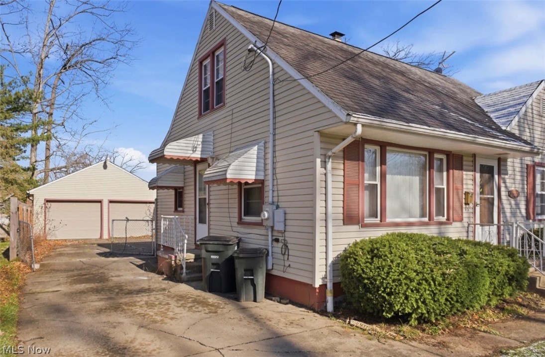 1350 Eastland Avenue SE Warren OH 44484