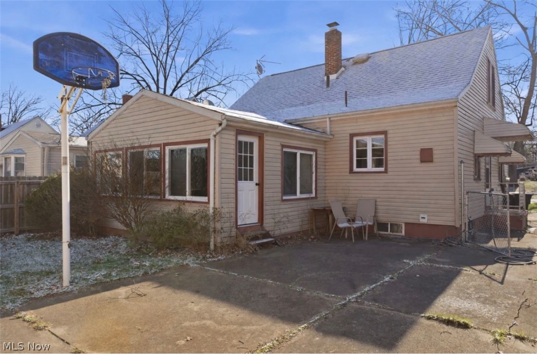 1350 Eastland Avenue SE Warren OH 44484