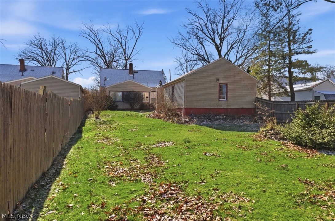 1350 Eastland Avenue SE Warren OH 44484