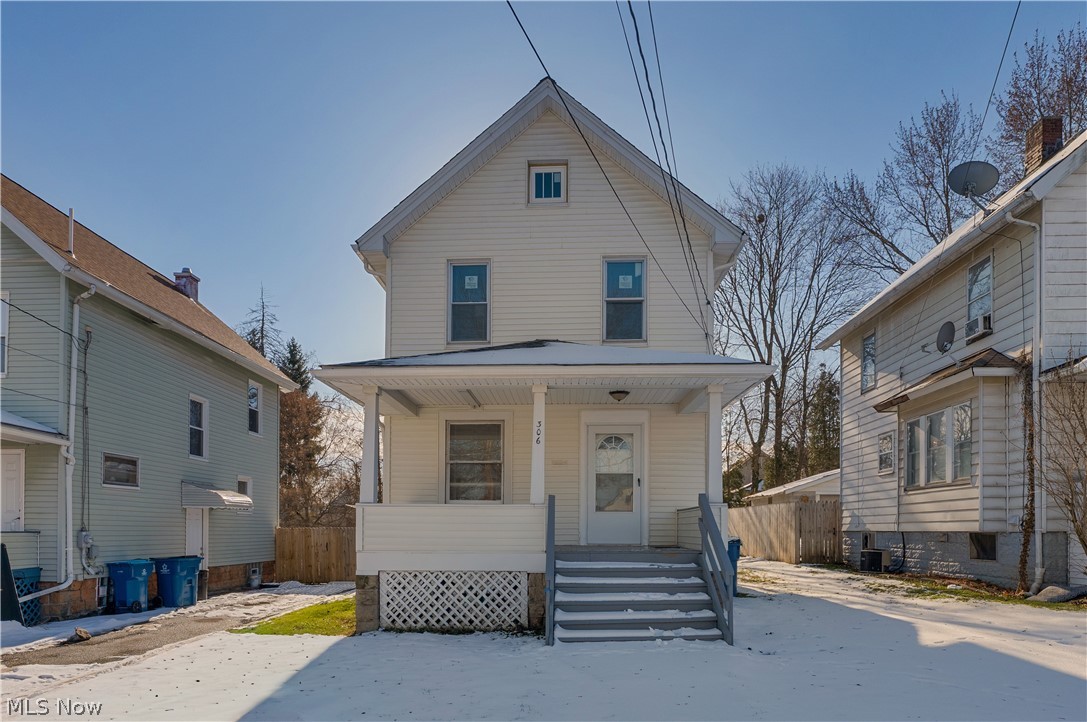 306 Maplewood Avenue Struthers OH 44471