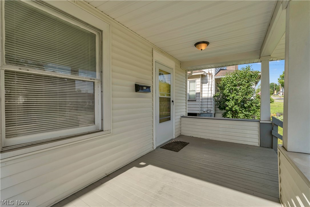 306 Maplewood Avenue Struthers OH 44471