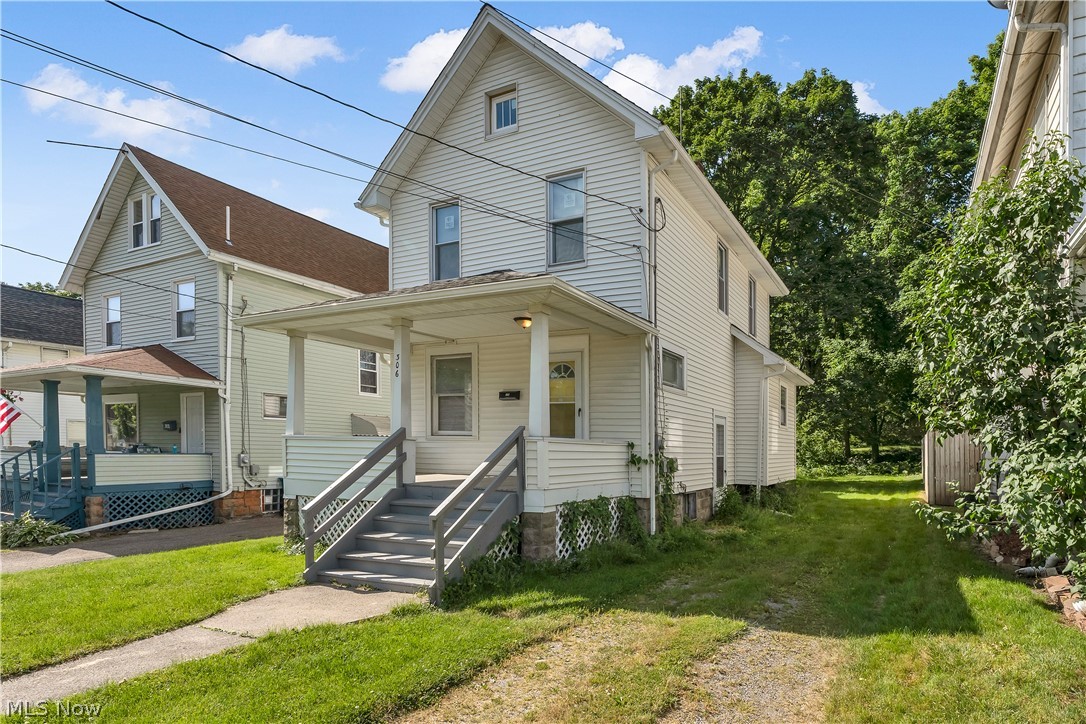 306 Maplewood Avenue Struthers OH 44471