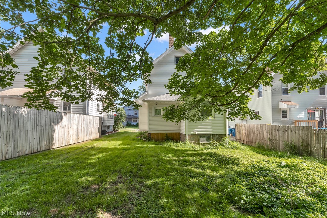 306 Maplewood Avenue Struthers OH 44471