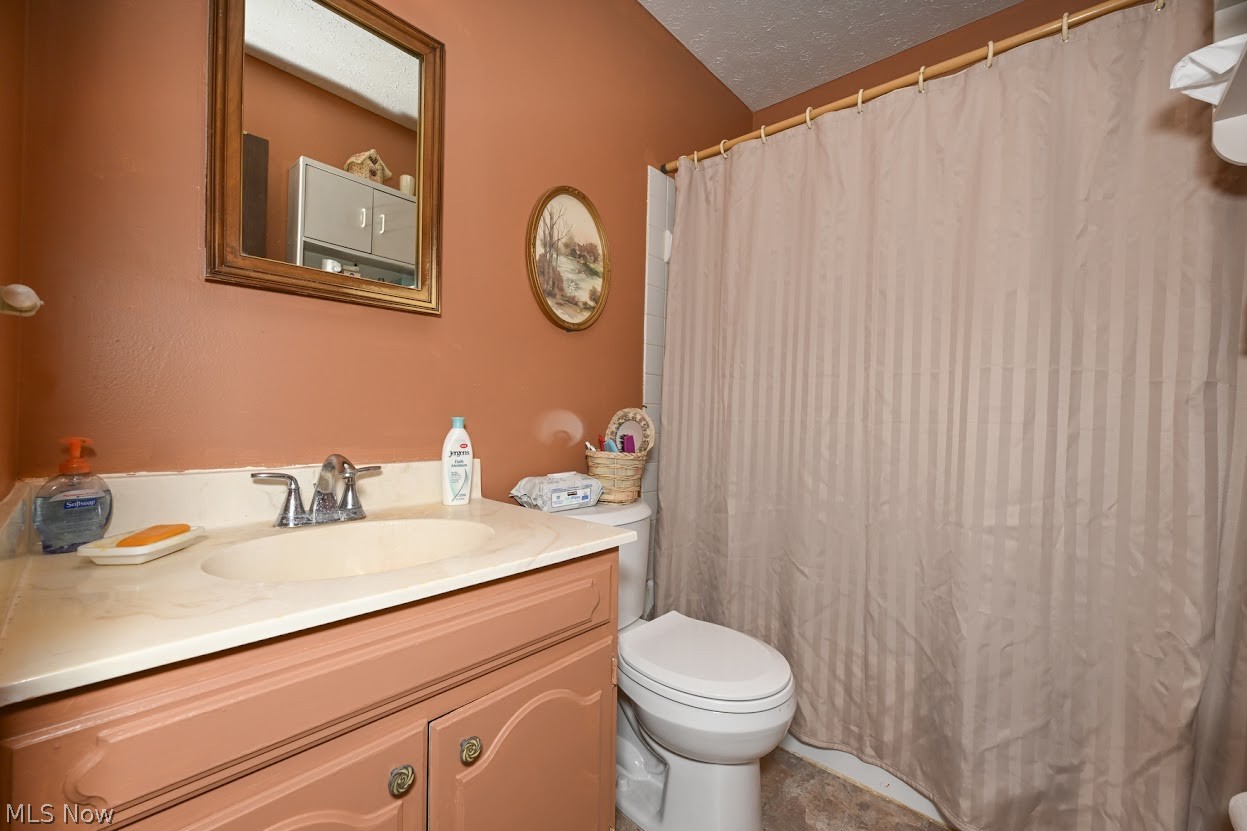 991 Lloyd Avenue Aurora OH 44202