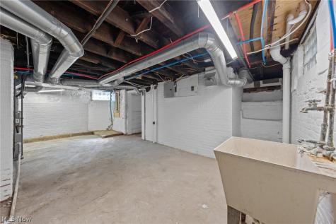 6209 Pear Avenue Cleveland OH 44102