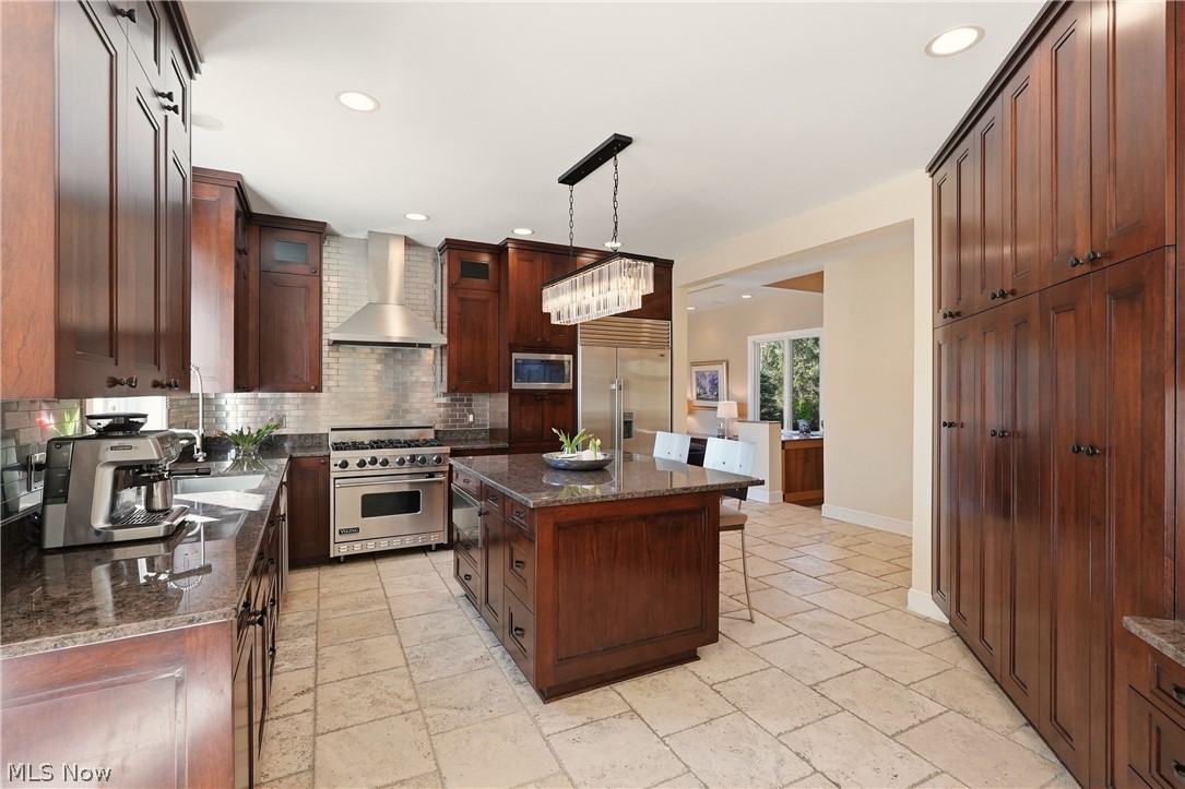60 South Lane Moreland Hills OH 44022