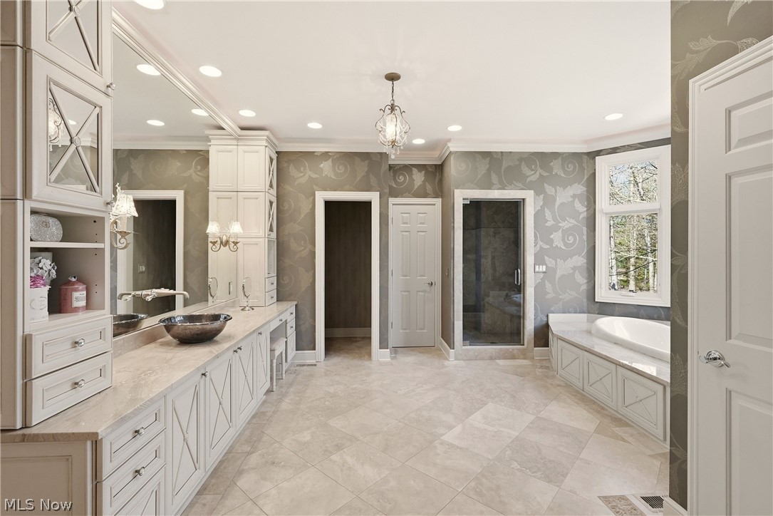 60 South Lane Moreland Hills OH 44022