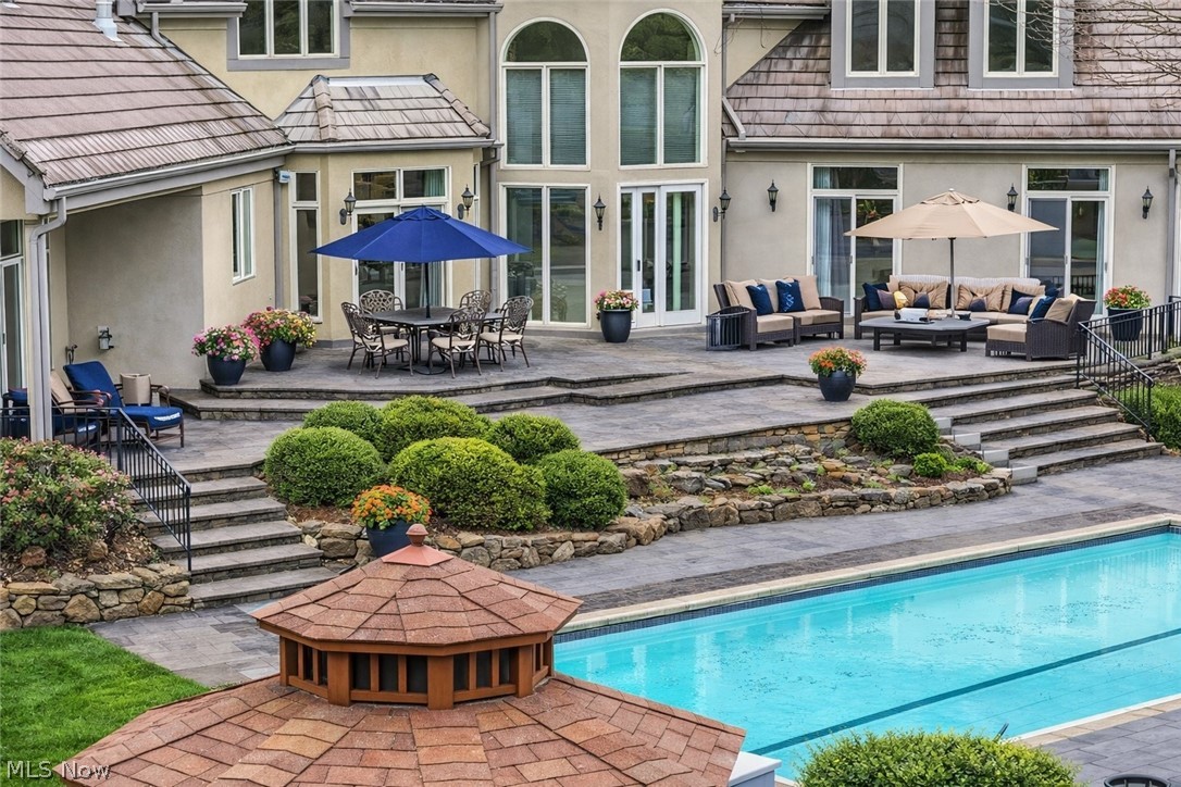 60 South Lane Moreland Hills OH 44022