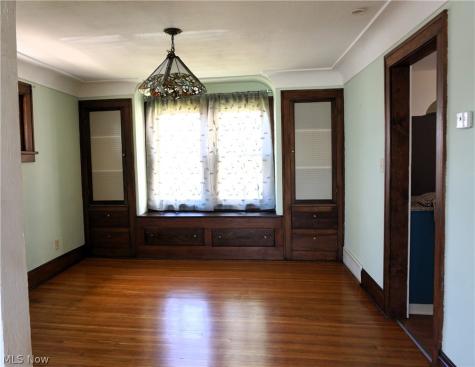 19715 Cherokee Avenue Cleveland OH 44119