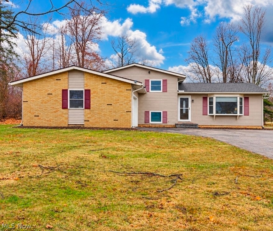 2261 E Turkeyfoot Lake Road Akron OH 44312