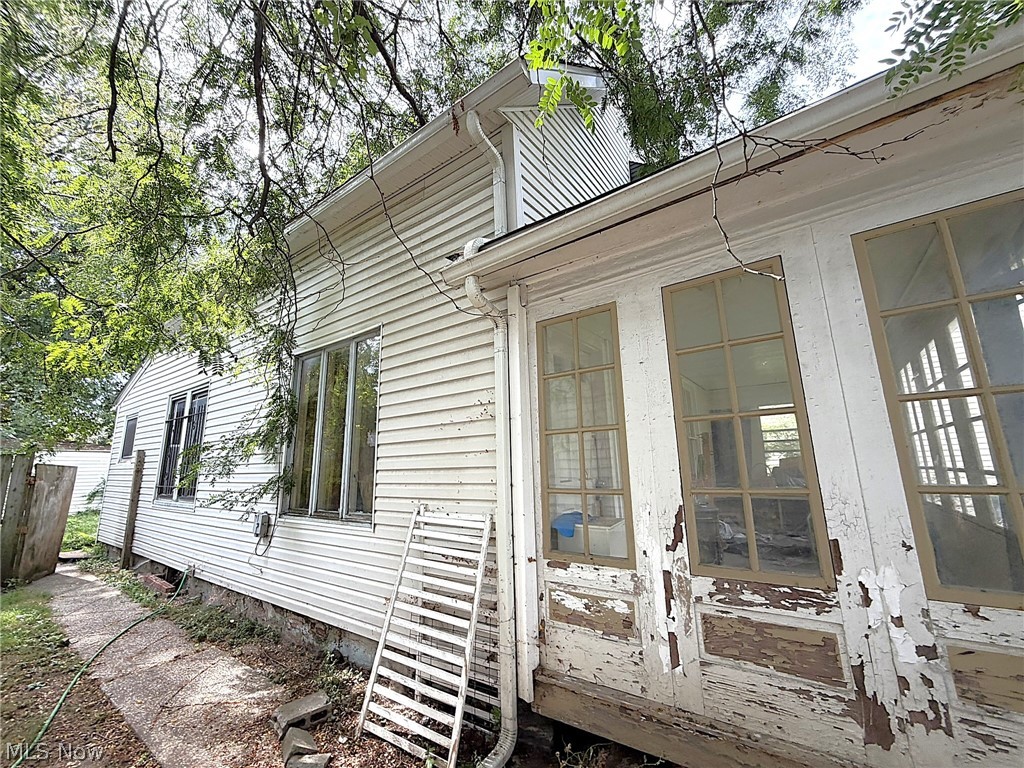 7107 Lawn Avenue Cleveland OH 44102