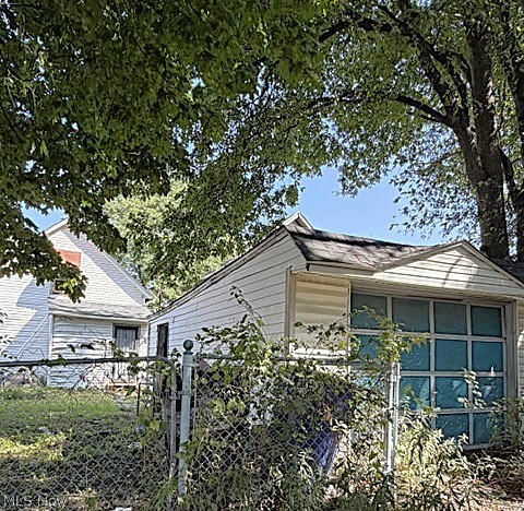 7107 Lawn Avenue Cleveland OH 44102