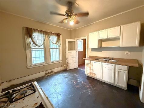 7107 Lawn Avenue Cleveland OH 44102