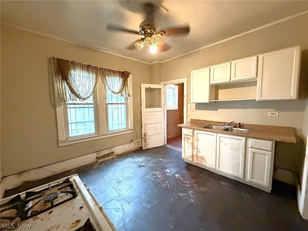 7107 Lawn Avenue Cleveland OH 44102
