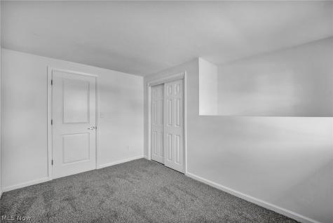 307 Saint Lawrence Boulevard Eastlake OH 44095