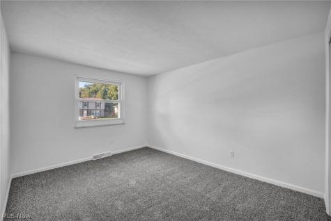 307 Saint Lawrence Boulevard Eastlake OH 44095