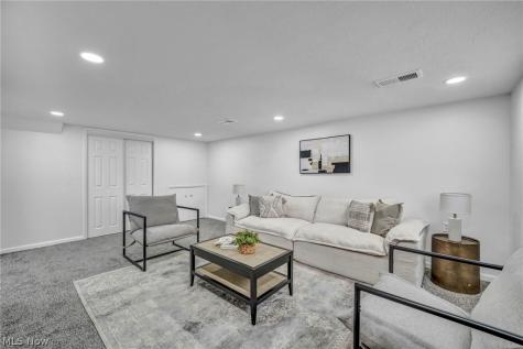 307 Saint Lawrence Boulevard Eastlake OH 44095