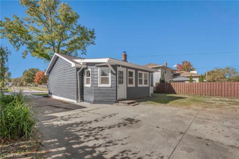 307 Saint Lawrence Boulevard Eastlake OH 44095