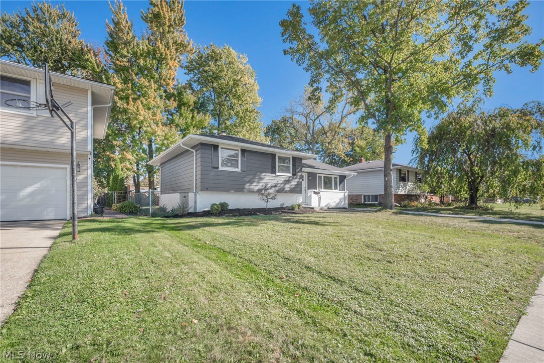 307 Saint Lawrence Boulevard Eastlake OH 44095