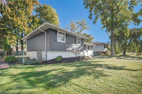307 Saint Lawrence Boulevard Eastlake OH 44095