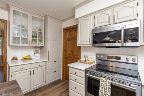 6425 Harborview Avenue NW Canton OH 44718