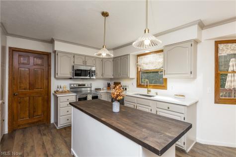 6425 Harborview Avenue NW Canton OH 44718