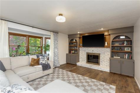 6425 Harborview Avenue NW Canton OH 44718
