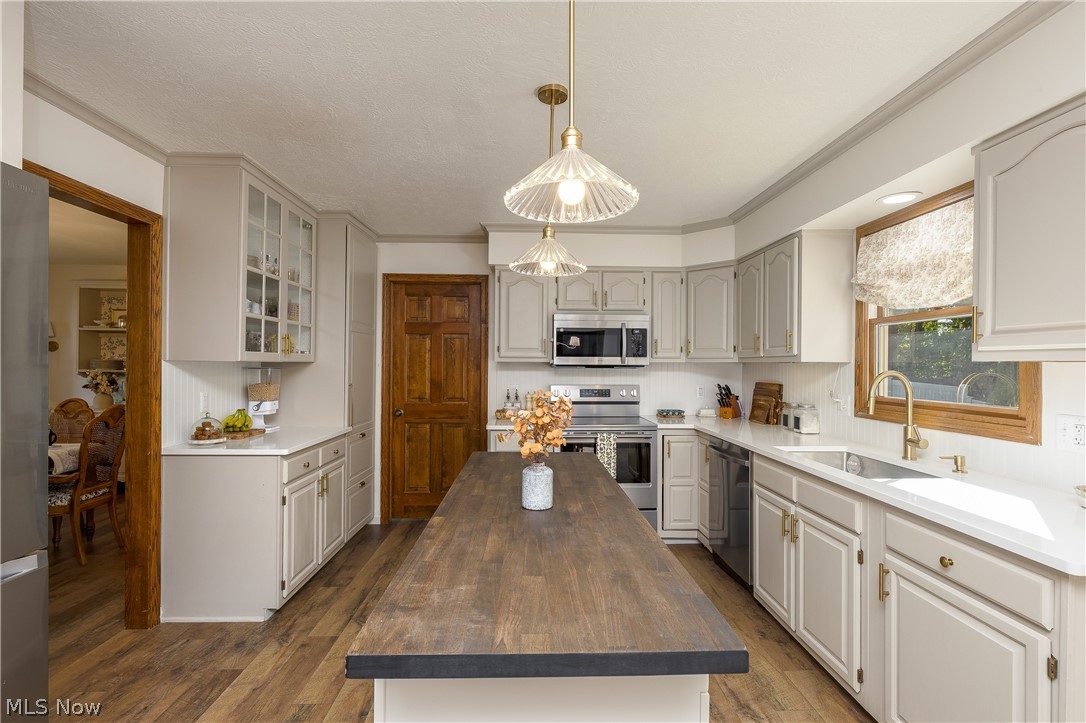 6425 Harborview Avenue NW Canton OH 44718
