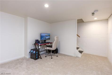 6425 Harborview Avenue NW Canton OH 44718