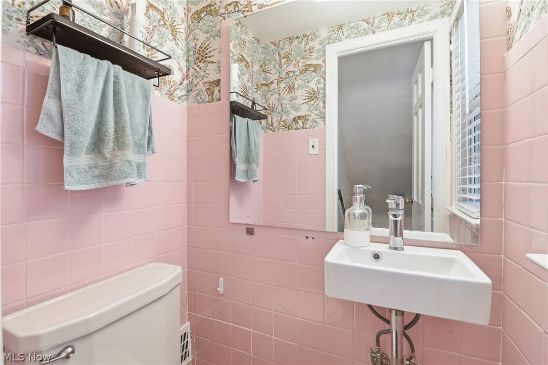 3713 Winchell Road Shaker Heights OH 44122