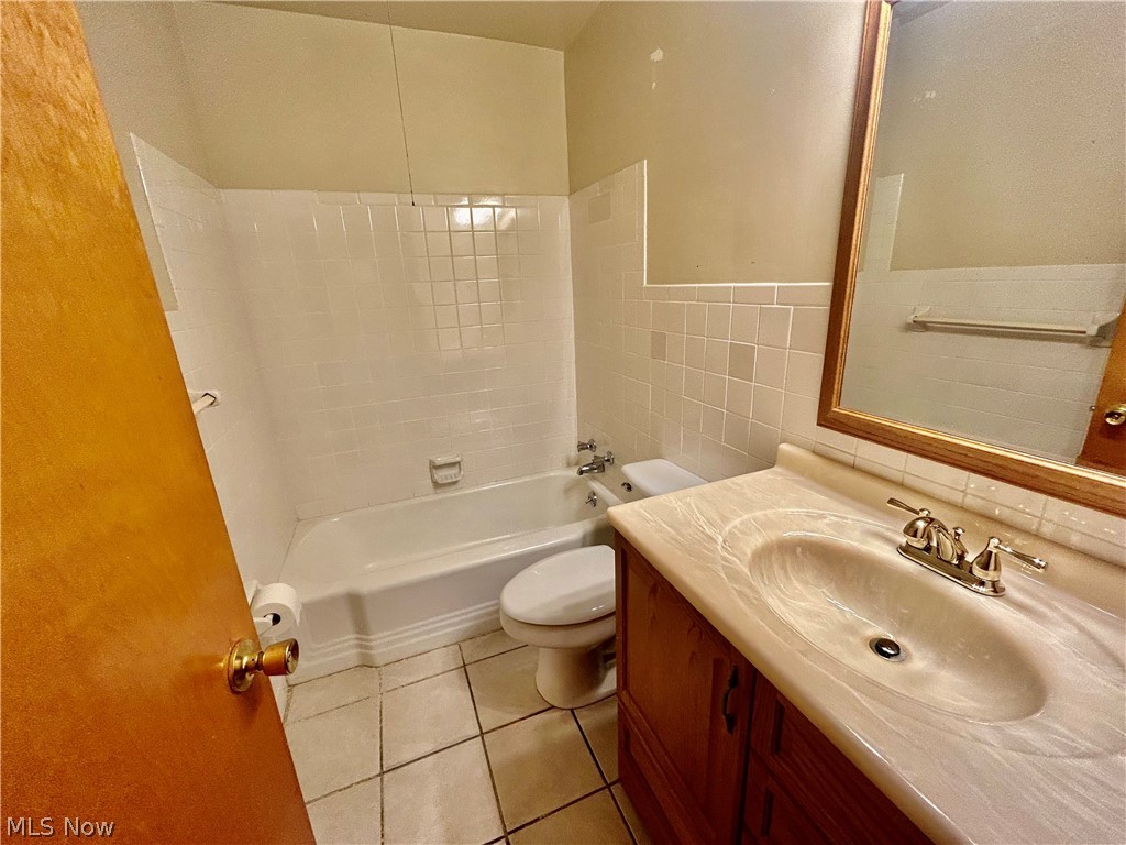 501 Edison Street Struthers OH 44471
