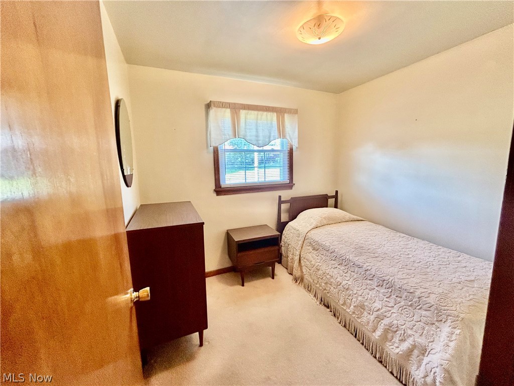 501 Edison Street Struthers OH 44471