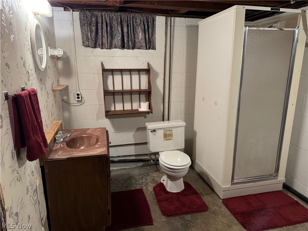 501 Edison Street Struthers OH 44471