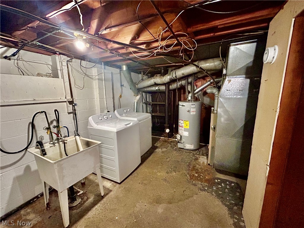 501 Edison Street Struthers OH 44471